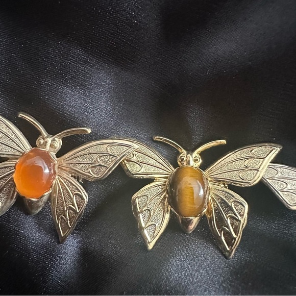 Three Tiger’s Eye and Orange Colored Butterfly Brooches Gold Tone Textured 1.5" - Picture 3 of 5